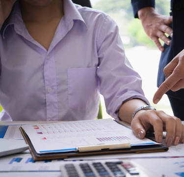 35歳以上のパワハラ被害者が8割以上！？ 3人に1人が「退職」を選ぶ悲惨な実態とは