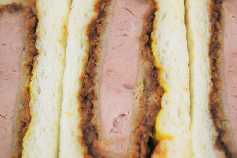 ファミマの人気サンドイッチひれかつサンドの実物画像