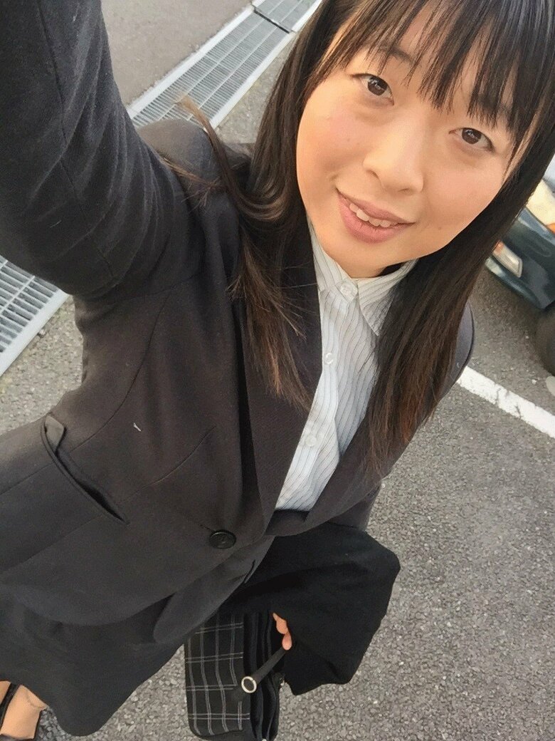 OL時代の落ち着いた高久瞳さん