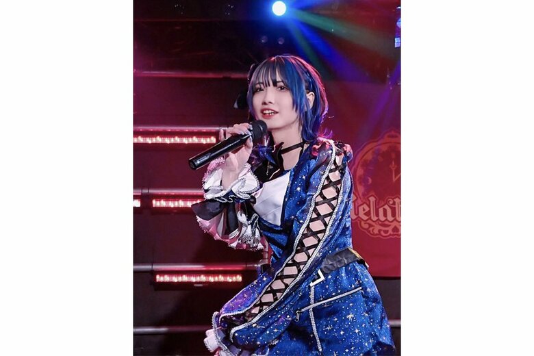 まりえ（42）デビューライブの様子