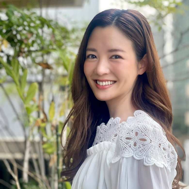 1990年東京生まれ。女優。1999年に舞台『アニー』に出演。以降、数々の舞台や映画、ドラマなどに出演。ブログやYouTubeチャンネルで自身が吃音者であることをカミングアウトし、吃音に関する経験談を発信している。
YouTubeチャンネル：https://www.youtube.com/channel/UCil8uS7aZApTrOi4aktxDiA