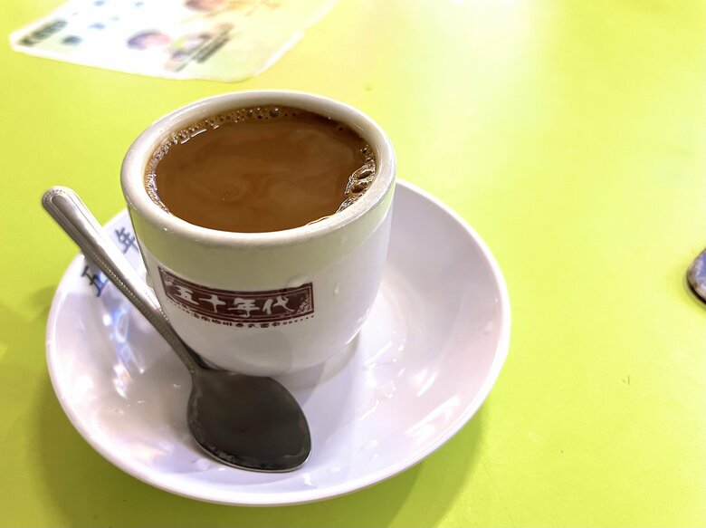 シンガポールでハマったコピ（コーヒー）を飲むのは癒される時間だそう