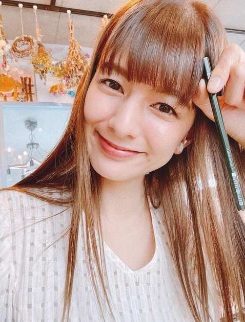 自宅で勉強するスザンヌさん（本人のインスタグラムより）