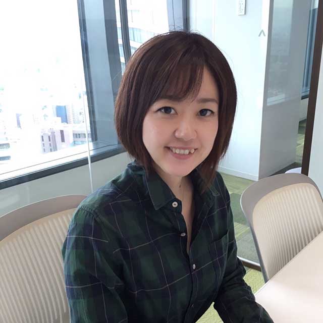 小笠原 安里子さん。人事部 新卒採用グループ兼キャリア採用グループ マネージャー