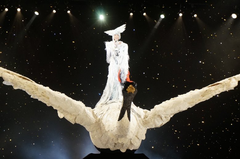 「母鶴」の衣装