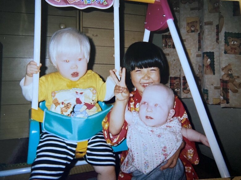 ３姉妹で明るい家族で育ったという