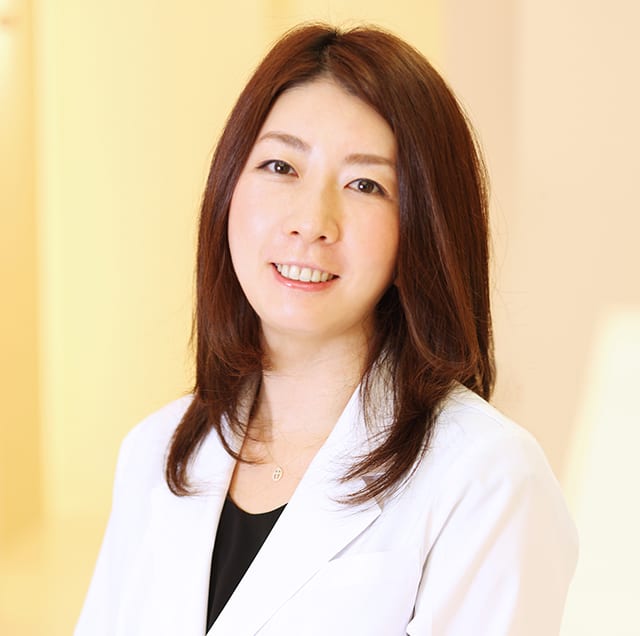 美容皮膚科タカミクリニック　副院長。美容皮膚科医。1日100名前後の患者が来院する「美容皮膚科タカミクリニック」にて、女性の悩みシミ、しわ、たるみなどのアンチエイジング治療から、ニキビなどの皮膚疾患、肌質改善治療まで一貫して行っている。