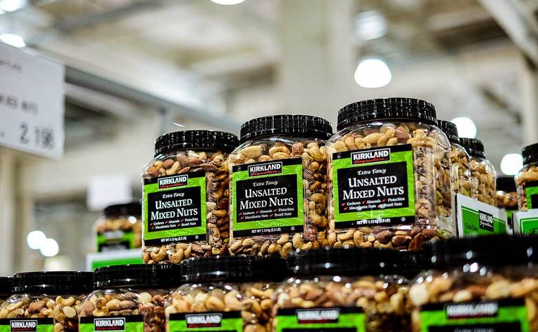 1:KIRKLAND SIGNATURE 無塩ミックスナッツ　2198円（税込）