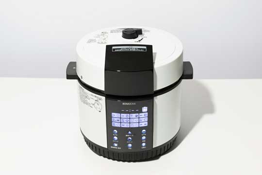 ▲調理容量は1.8リットル。サイズは幅280×奥行き275×高さ265mm、重さは3.5kg