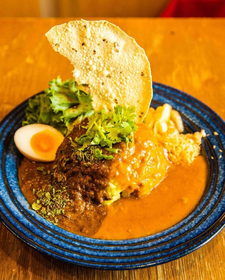店長を務める「カリガリ　マキオカレー」のひと皿