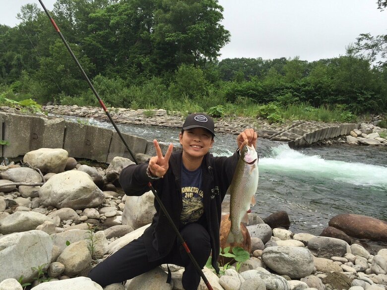 食費を浮かせるため、北海道に行ったときは魚釣りをすることも