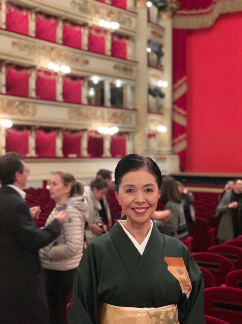 ミラノのスカラ座でオペラを鑑賞した阿部さん「着物もお似合い！」