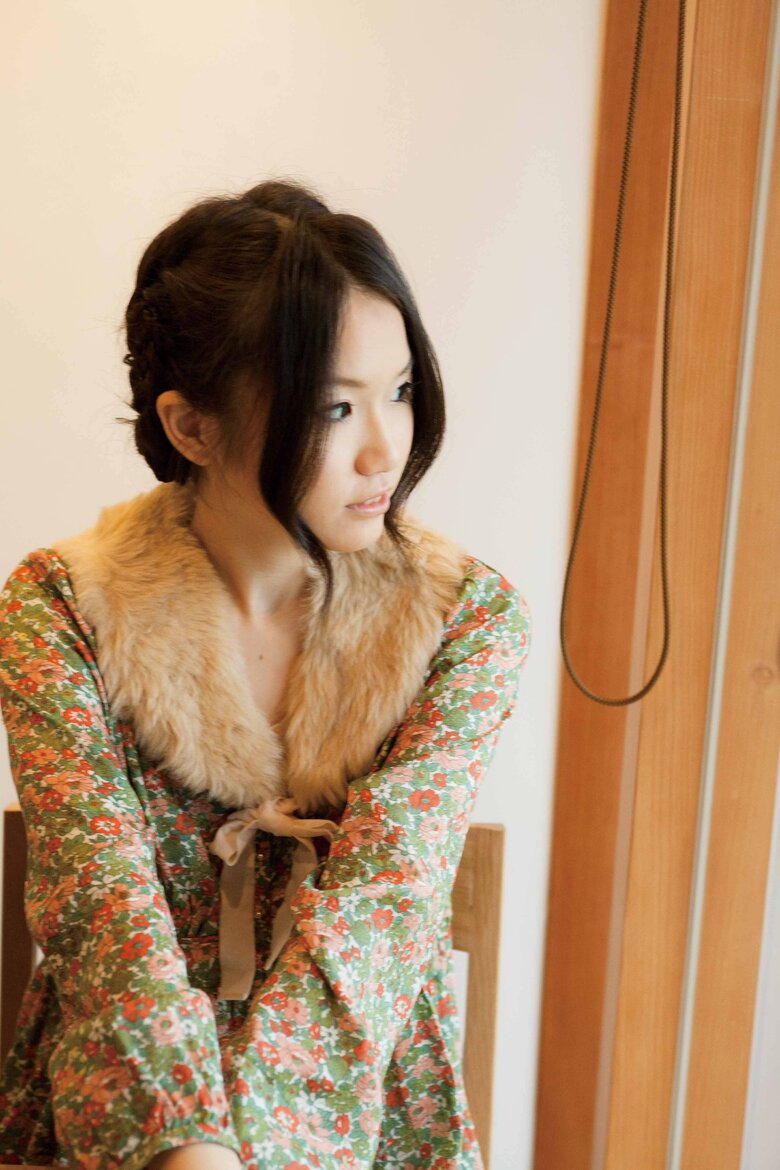 2011年12月18日発行の『岐阜美少女図鑑』6号に掲載された写真 (C)岐阜美少女図鑑