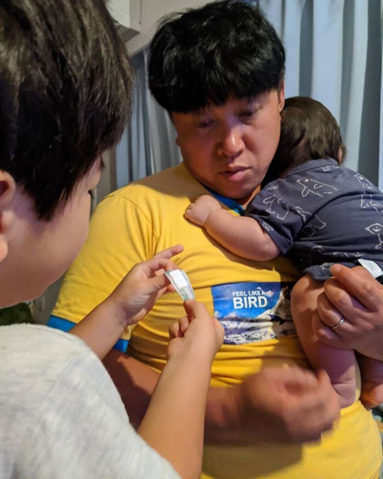 「育児は体力勝負」と語るスギちゃん。わんぱくな男児二人の育児に奮闘中