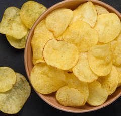 過去には10億円で売れたカードも!? Twitterで話題の「遊戯王チップス」とは？