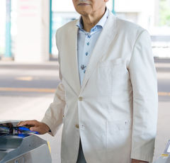 定年後に再雇用で給与は激減「これで老後を生き抜けるのか…」