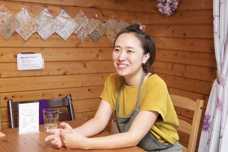 「専門家の立場に立つのではなく、皆で育児できる場所を作りたいです」と、高木静さん