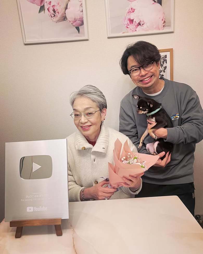 義理の息子・ハマケンこと浜野謙太さん（写真右）と（浜野謙太公式Instagramより）