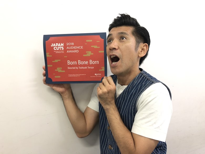 2009年に映画監督デビュー。2019年公開の監督作品『洗骨』は海外からも高い評価を得た