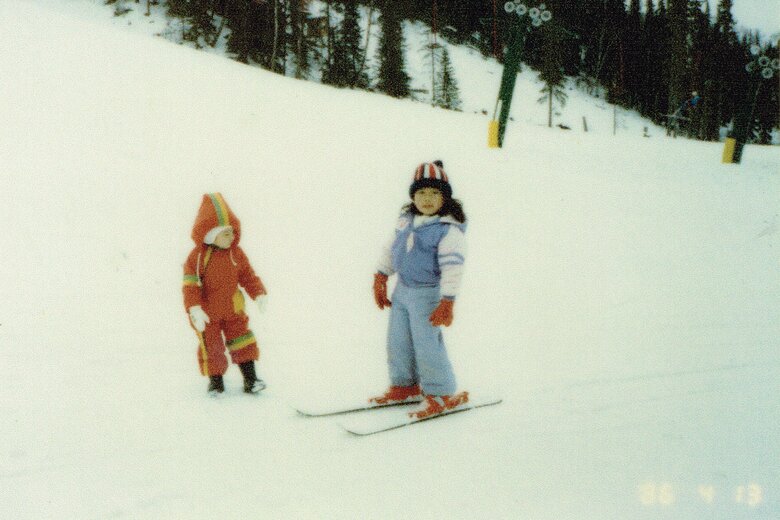 カナダの大自然の中での村主姉妹