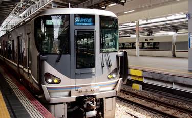 読み方わかる!? ”紙の時刻表”で夏休みの旅行計画を立てよう！