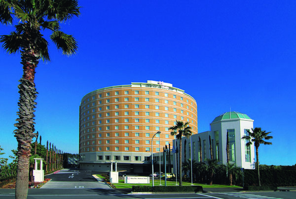 DMA-６　東京ベイ舞浜ホテル_ホテル外観_昼