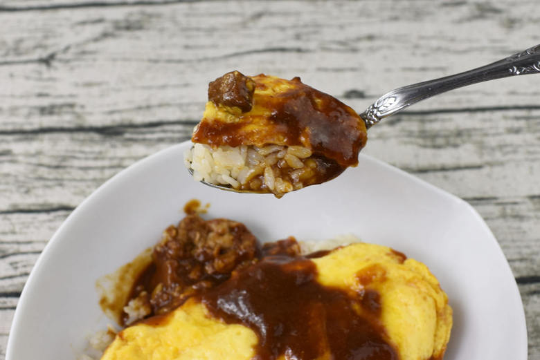 セブンイレブンのおすすめランチ「玉子を味わう！ ビーフシチューオムライス」の食レポ画像