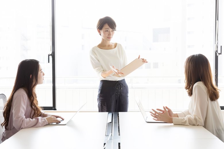 asian businesswomen working in office