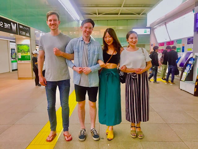 海外にも友人が多いCRAZY COCOさん（写真右から2番目）