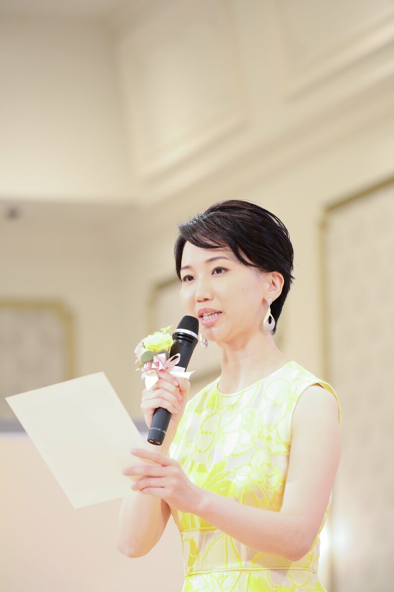 8月から始めたトークイベントの様子。ホテル自慢のアフタヌーンティーでおもてなしをしながら、ゲストとトークする