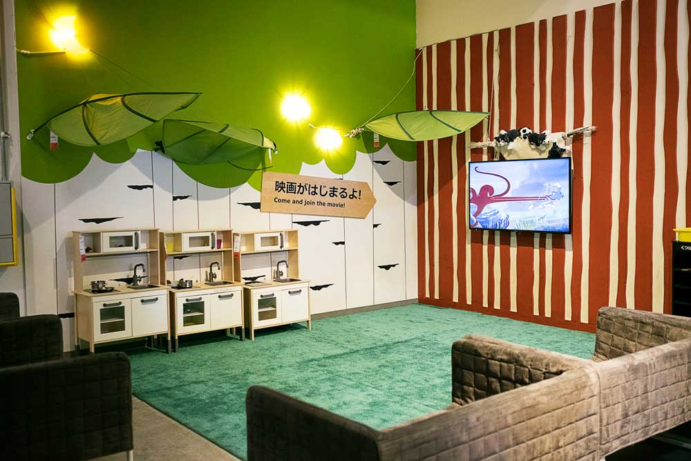 IKEA(イケア)の託児所「スモーランド」の待合スペース