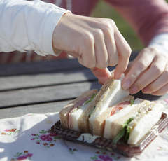 ぶりっ子アピールじゃねーし！少食女性のお悩みが意外と深刻