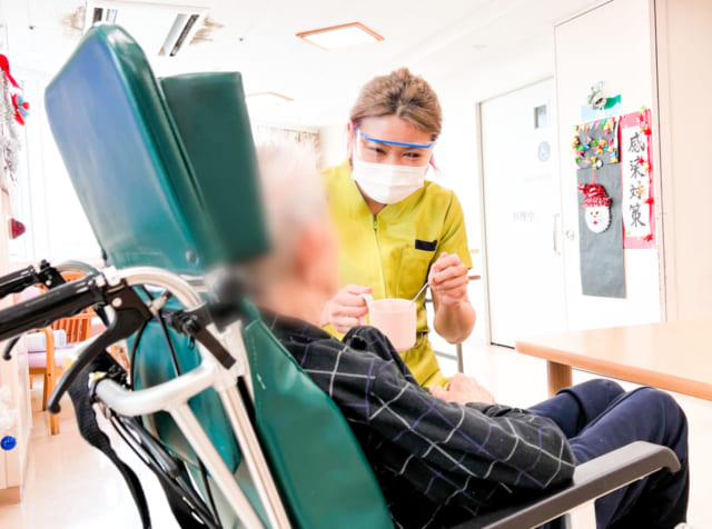 erikaさんは、特養ホームで介護福祉士としても働く