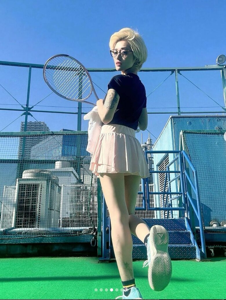 テニスウエア姿も素敵