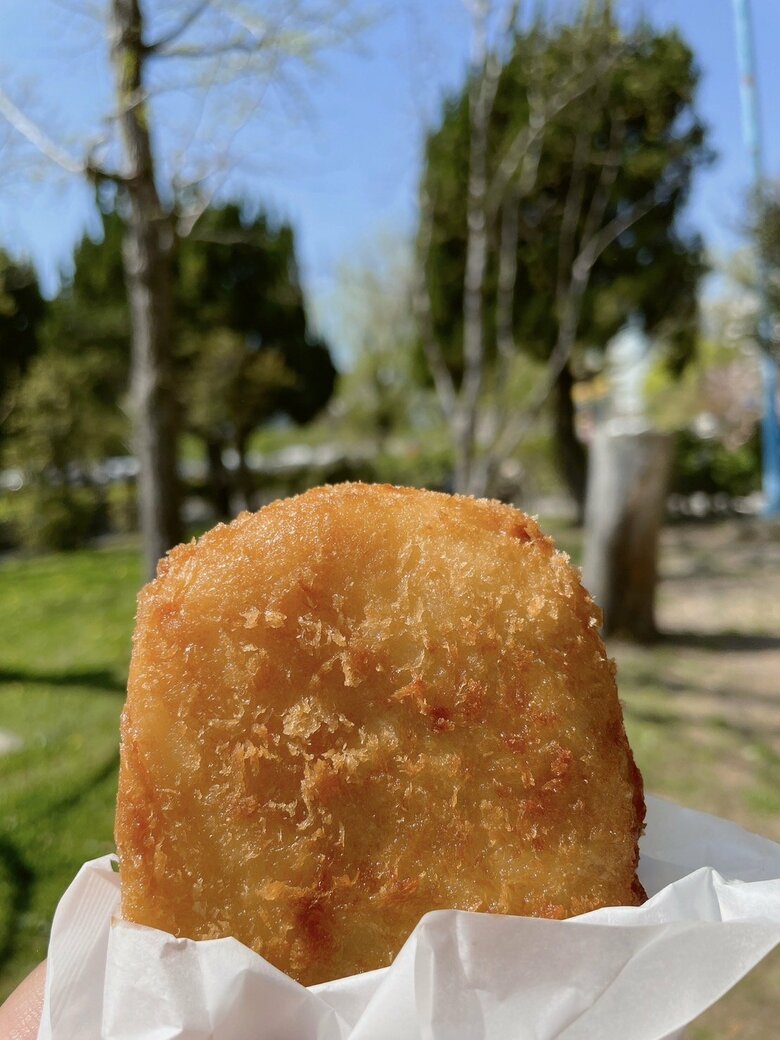 カレーパンは揚げたてアツアツを提供しているそう