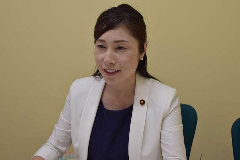こまざきさん