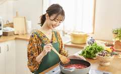 モデル・市川紗椰さんが作る“究極のハンバーグ”「これ入れるんだ！」