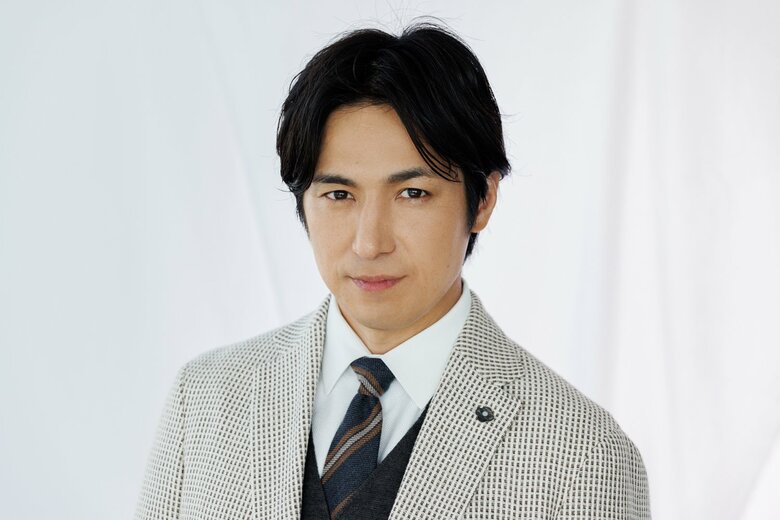 大人の色気を感じさせるだけでなく“ザ・理想の上司”役の高橋さん