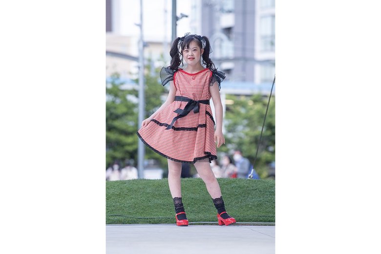 子ども服専門のカスタムオーダーショップ「リトルカムデン」のファッションショーの様子