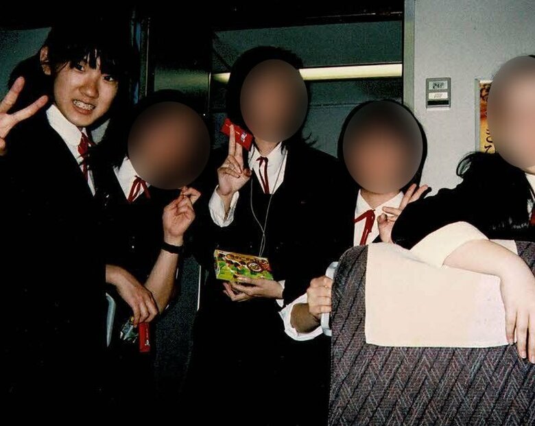 中学3年生のときの修学旅行。左端がHARUさん