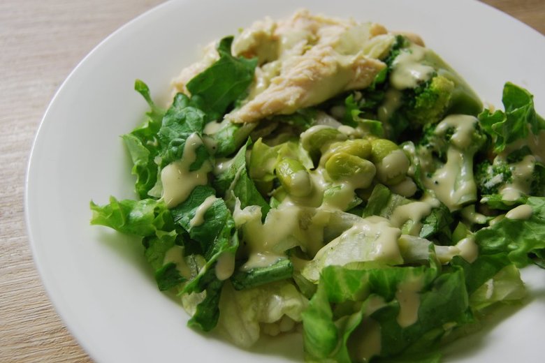 ローソンのおすすめサラダ「緑のまぜまぜサラダ」のパッケージ画像