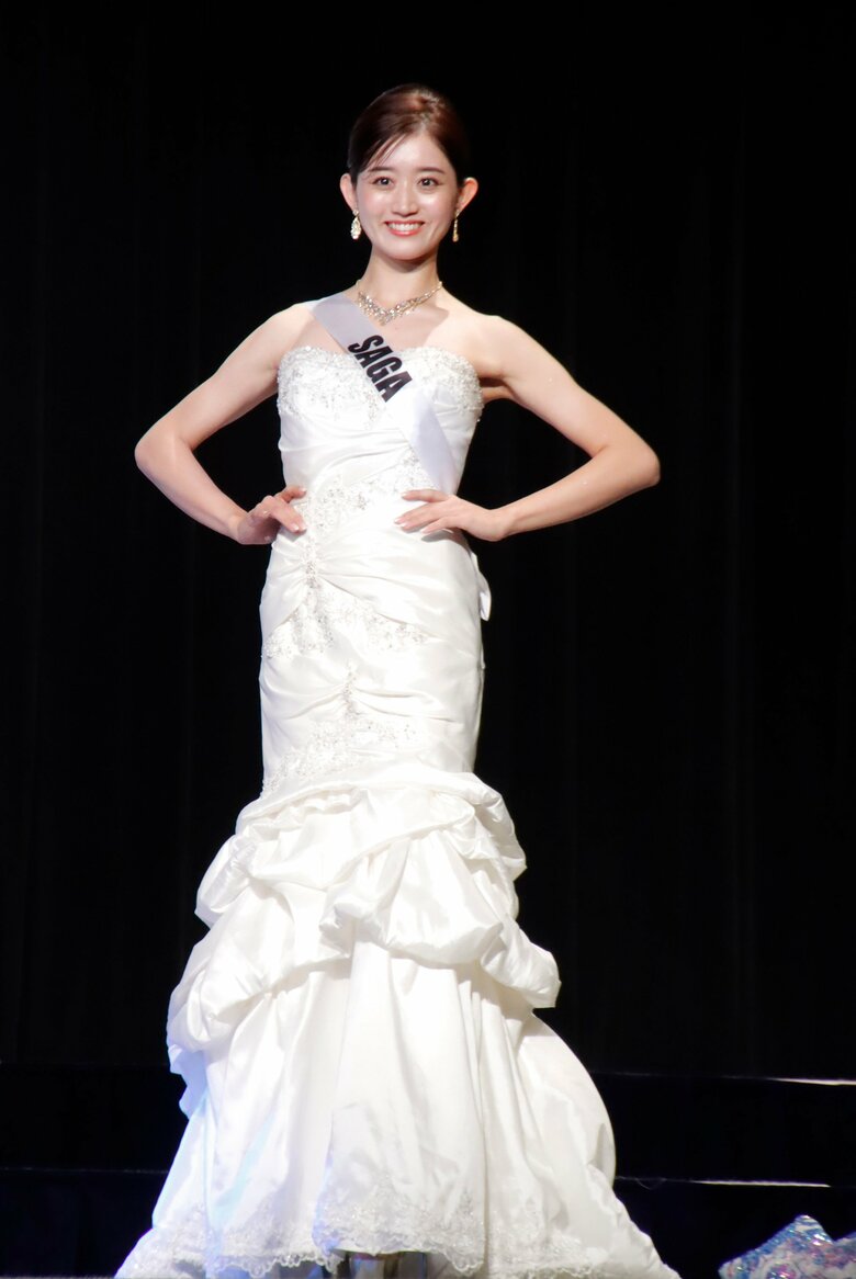 堂々としたポージングを披露する吉田さん