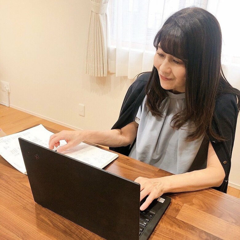 オンラインで上司や他のメンバーとのミーティングを行うことも多い