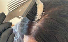 「不器用でもこれなら余裕」キラキラ白髪に悩む40代編集部員が感動した「おうちでサロン体験」