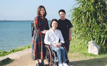 父は急逝、母は下半身不随、弟はダウン症 家族を愛した岸田奈美の後悔