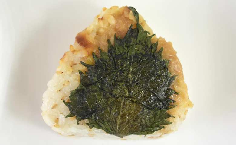 ナチュラルローソンのおすすめおにぎり「大葉味噌の焼おにぎり」の食レポ画像