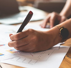 「管理職になりたい」わずか1割の女性が語る理由