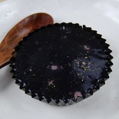 「まるでイリュージョン！」 色が一瞬で変わる不思議感覚スイーツ「バタフライピーティーのぷるるん水ゼリー（レモン）」