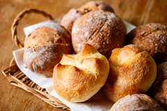 ファミマの人気パン17つを実食！カロリー＆食レポまとめ