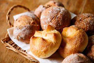 ファミマの人気パン17つを実食！カロリー＆食レポまとめ